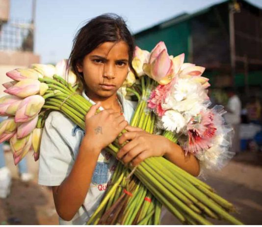 Arsyet pse fëmijët detyrohen të punojnë