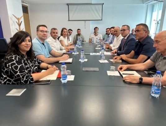 KOMUNIKATË PËR MEDIA – Takim bilateral ndërmjet Administratës Tatimore të Kosovës dhe Drejtorisë së të Hyrave Publike të Maqedonisë së Veriut